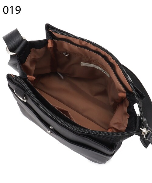 SHOO・LA・RUE（シューラルー）の「◆【撥水】スクエア多ポケットショルダーバッグ（ショルダーバッグ・レディース・グレー/オレンジ/ブラック/キャメル・00）」の5枚目の写真