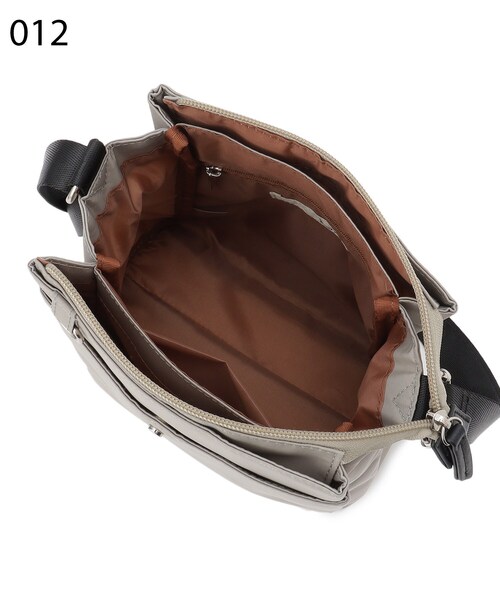 SHOO・LA・RUE（シューラルー）の「◆【撥水】スクエア多ポケットショルダーバッグ（ショルダーバッグ・レディース・グレー/オレンジ/ブラック/キャメル・00）」の10枚目の写真