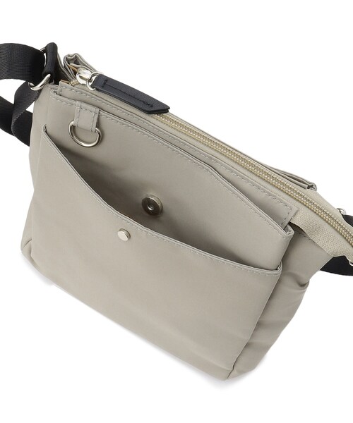 SHOO・LA・RUE（シューラルー）の「◆【撥水】スクエア多ポケットショルダーバッグ（ショルダーバッグ・レディース・グレー/オレンジ/ブラック/キャメル・00）」の21枚目の写真