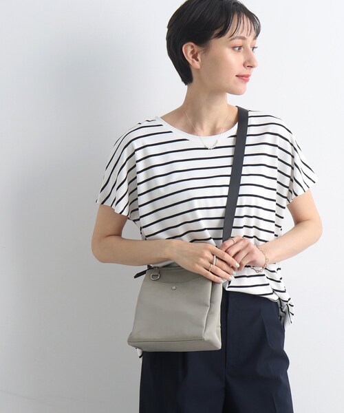 SHOO・LA・RUE（シューラルー）の「◆【撥水】スクエア多ポケットショルダーバッグ（ショルダーバッグ・レディース・グレー/オレンジ/ブラック/キャメル・00）」の13枚目の写真