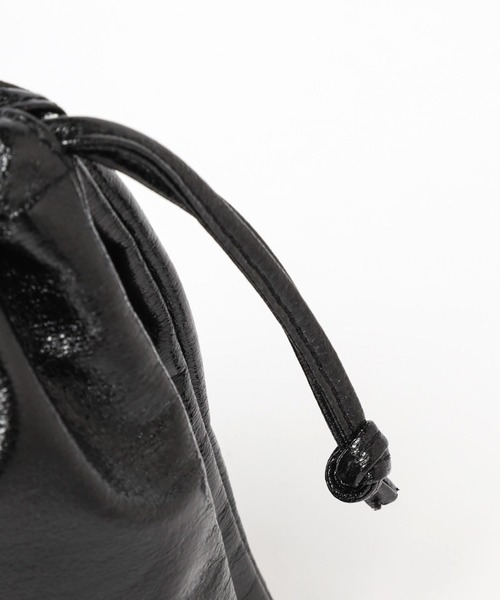 LEPSIM（レプシィム）の「メタリック巾着バッグ　904474（ハンドバッグ・レディース・ゴールド/シルバー/ブラック・ONE SIZE）」の18枚目の写真