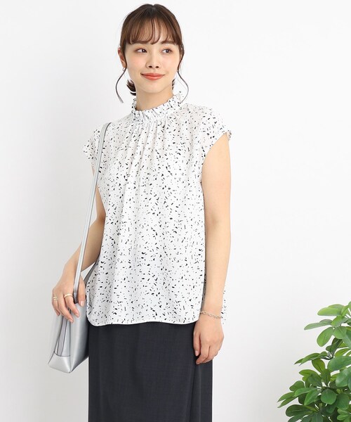 DRESKIP(ドレスキップ)の「◆スタンドフリルで大人フェミニン ストーン柄ブラウス(シャツ/ブラウス・レディース・ホワイト系3/ブラック系/ライトイエロー系1・02/04/03)」の1枚目の写真