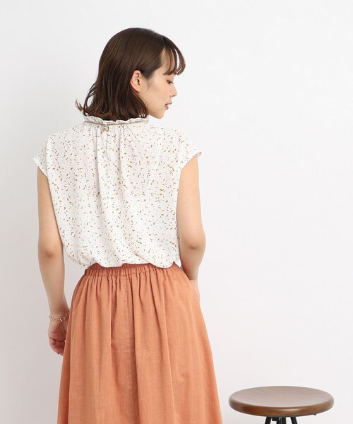 DRESKIP(ドレスキップ)の「◆スタンドフリルで大人フェミニン ストーン柄ブラウス(シャツ/ブラウス・レディース・ホワイト系3/ブラック系/ライトイエロー系1・02/04/03)」の11枚目の写真