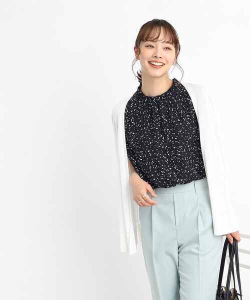 DRESKIP(ドレスキップ)の「◆スタンドフリルで大人フェミニン ストーン柄ブラウス(シャツ/ブラウス・レディース・ホワイト系3/ブラック系/ライトイエロー系1・02/04/03)」の18枚目の写真