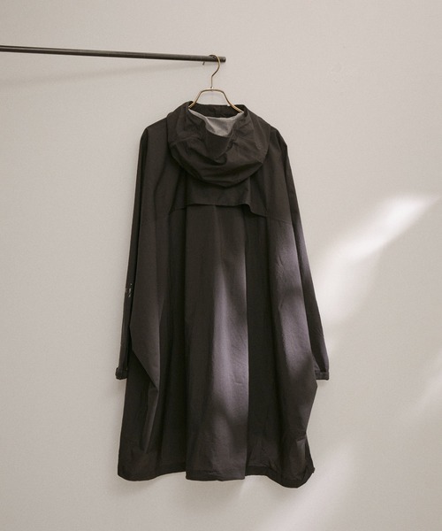 THE NORTH FACE（ザノースフェイス）の「【THE NORTH FACE（ザ・ノースフェイス）】[防水]タグアンポンチョ（レインコート/ポンチョ・レディース・ブラック/グリーン系その他・M）」の11枚目の写真
