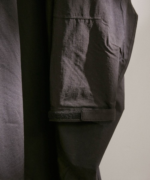 THE NORTH FACE（ザノースフェイス）の「【THE NORTH FACE（ザ・ノースフェイス）】[防水]タグアンポンチョ（レインコート/ポンチョ・レディース・ブラック/グリーン系その他・M）」の8枚目の写真