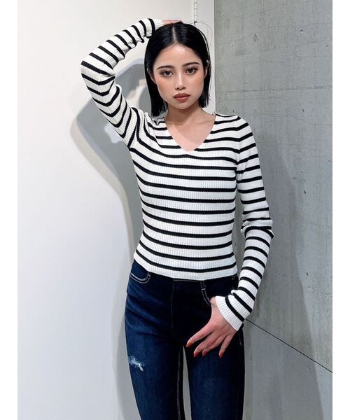 GYDA（ジェイダ）の「Vネックリブニットトップス（ニット/セーター・レディース・ブラック/オフホワイト/その他1・FREE）」の3枚目の写真