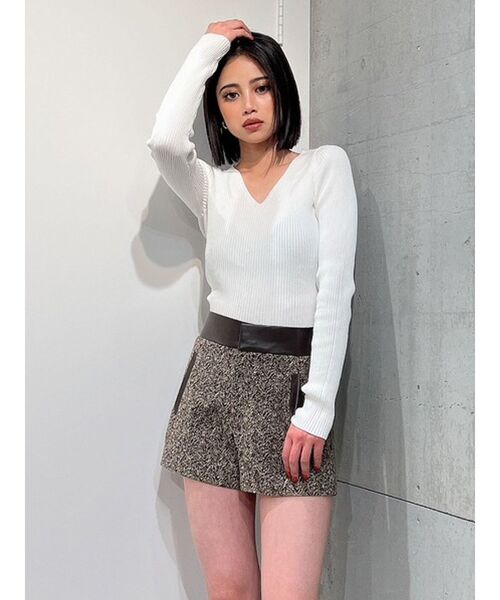 GYDA（ジェイダ）の「Vネックリブニットトップス（ニット/セーター・レディース・ブラック/オフホワイト/その他1・FREE）」の6枚目の写真