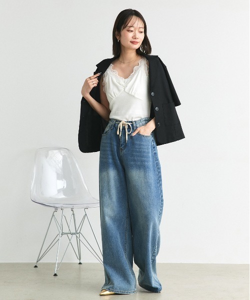 ad thie（アドティエ）の「裾メロー・Vネック　レースキャミソール（キャミソール・レディース・カーキ系/モカ/ベージュ/サンドベージュ/ベージュ系/ホワイト/アイボリー/ピンクベージュ/グレイッシュベージュ/ライトブルー/ブラック/グレー系・MEDIUM/LARGE）」の13枚目の写真