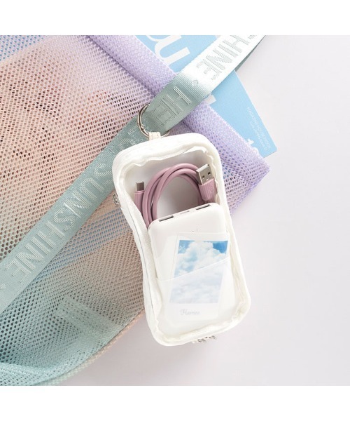 Hamee(ハミィ)の「Melia キルティングガジェット アクスタ ポーチ (S)(ポーチ・レディース・アイボリー/ミント/パープル/ブルー・S size)」の1枚目の写真