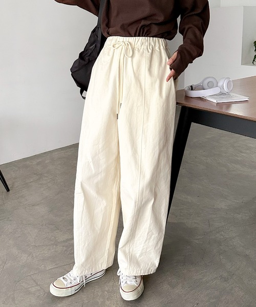 andme(アンドミー)の「ツイルオーバーサイズコクーンパンツ(その他パンツ・レディース・ブラック/ブラウン/アイボリー・M)」の10枚目の写真