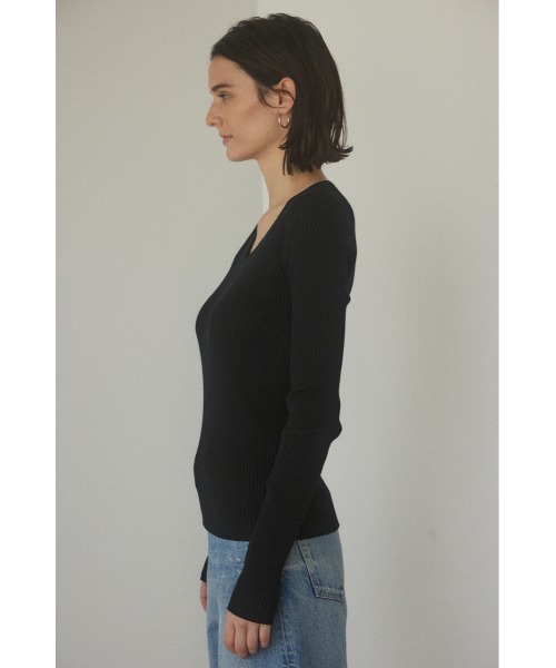 BLACK BY MOUSSY（ブラックバイマウジー）の「washable round neck tops（ニット/セーター・レディース・ブラック/ブルー/ブラウン/ダークグレー/オフホワイト・FREE）」の8枚目の写真