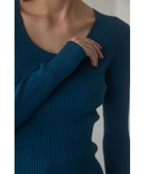 BLACK BY MOUSSY（ブラックバイマウジー）の「washable round neck tops（ニット/セーター・レディース・ブラック/ブルー/ブラウン/ダークグレー/オフホワイト・FREE）」の17枚目の写真