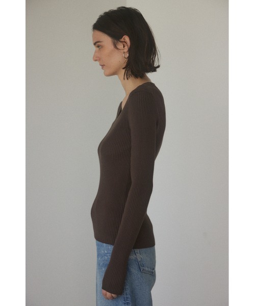 BLACK BY MOUSSY（ブラックバイマウジー）の「washable round neck tops（ニット/セーター・レディース・ブラック/ブルー/ブラウン/ダークグレー/オフホワイト・FREE）」の22枚目の写真