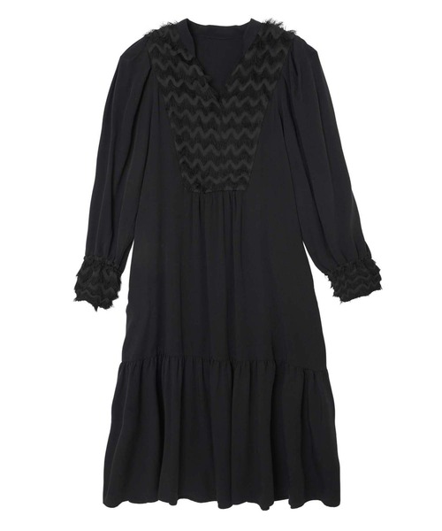 MILKFED.(ミルクフェド)の「FRINGE PANELED DRESS(ワンピース・レディース・ブラック/ベージュ・ONE SIZE)」の17枚目の写真