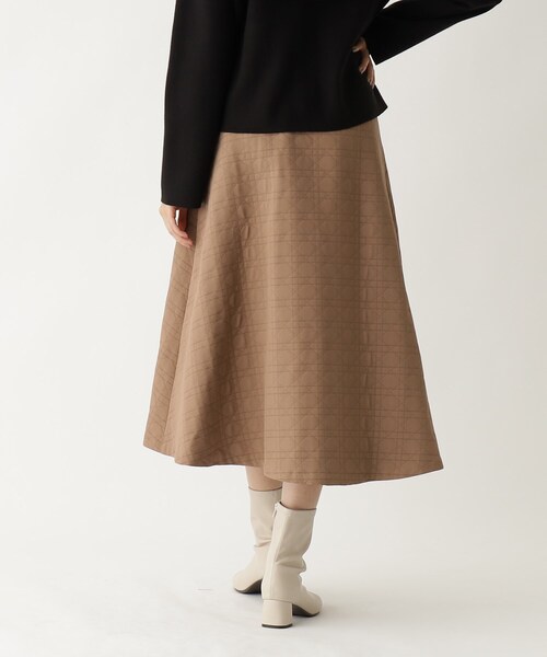 OPAQUE.CLIP（オペークドットクリップ）の「◆幾何柄キルティングフレアスカート【洗濯機洗い可】（スカート・レディース・ブラック/ベージュ/ブルー・40/38/36）」の17枚目の写真