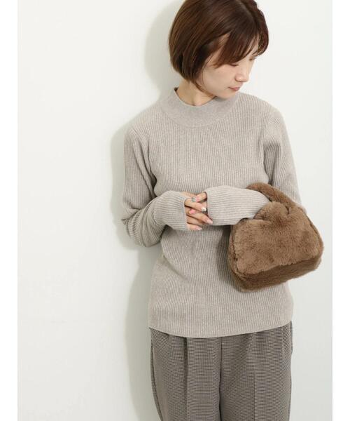 Samansa Mos2 blue(サマンサモスモスブルー)の「【マシンウォッシャブル アンチピリング】ハイネックリブニット(ニット/セーター・レディース・ブラック/キナリ/ベージュ・F)」の4枚目の写真