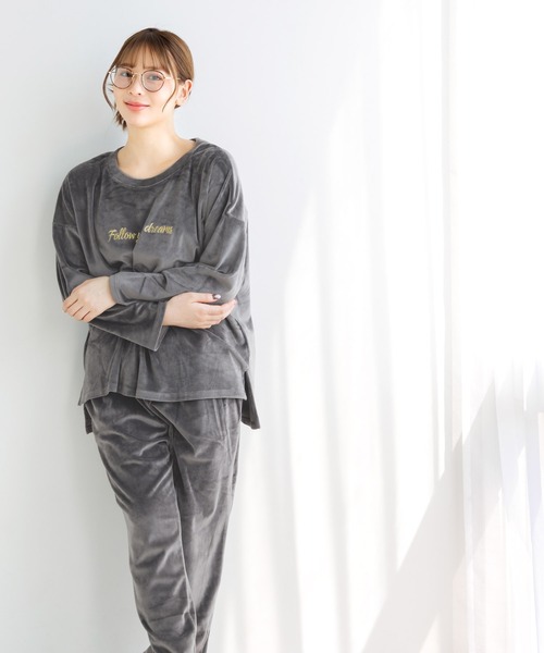 Dita(ディータ)の「パールシャギーセットアップ(ルームウェア/パジャマ・レディース・アクア/シャンパン/ネイビー/ブラック/チャコールグレー/ピンクベージュ/ブラック系その他/ミント/ラベンダー・FREE)」の4枚目の写真