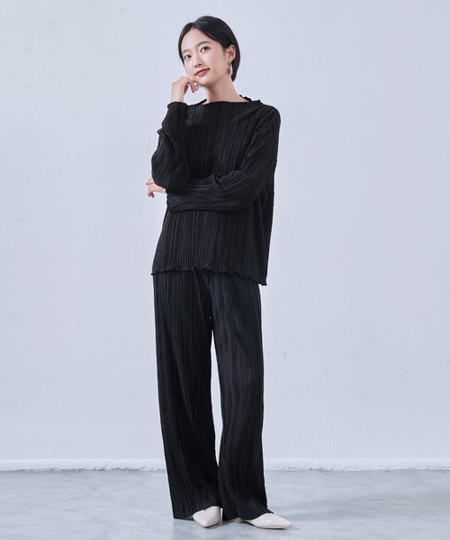 On One's Own（オンワンズオン）の「On One's Own プリーツ加工ボートネックカットソー長袖プルオーバー セットアップ可（Tシャツ/カットソー・レディース・ブラック/ネイビー/オリーブ・FREE）」の7枚目の写真
