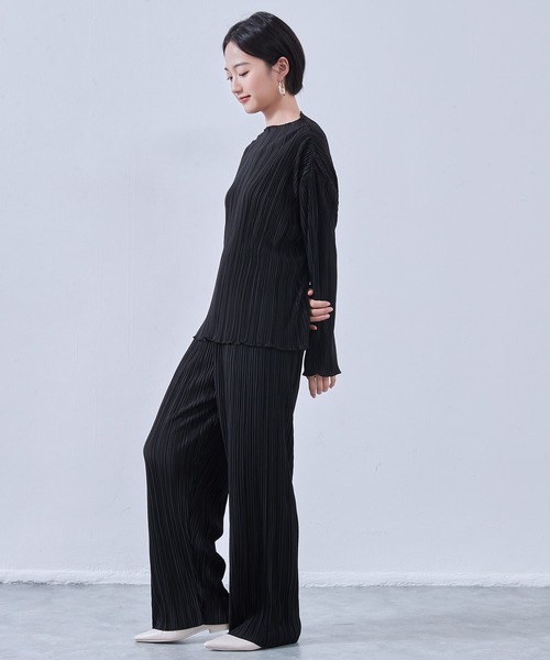 On One's Own（オンワンズオン）の「On One's Own プリーツ加工ボートネックカットソー長袖プルオーバー セットアップ可（Tシャツ/カットソー・レディース・ブラック/ネイビー/オリーブ・FREE）」の11枚目の写真