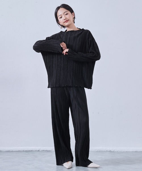 On One's Own（オンワンズオン）の「On One's Own プリーツ加工ボートネックカットソー長袖プルオーバー セットアップ可（Tシャツ/カットソー・レディース・ブラック/ネイビー/オリーブ・FREE）」の8枚目の写真