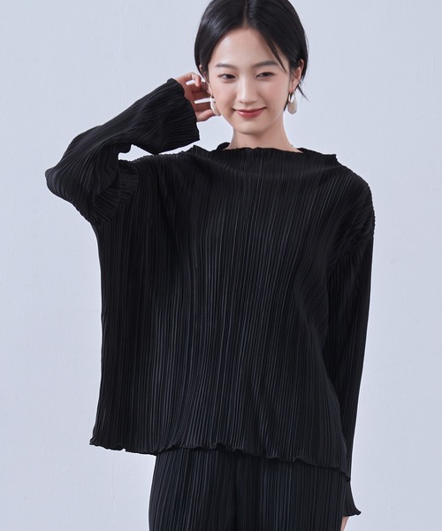 On One's Own（オンワンズオン）の「On One's Own プリーツ加工ボートネックカットソー長袖プルオーバー セットアップ可（Tシャツ/カットソー・レディース・ブラック/ネイビー/オリーブ・FREE）」の4枚目の写真