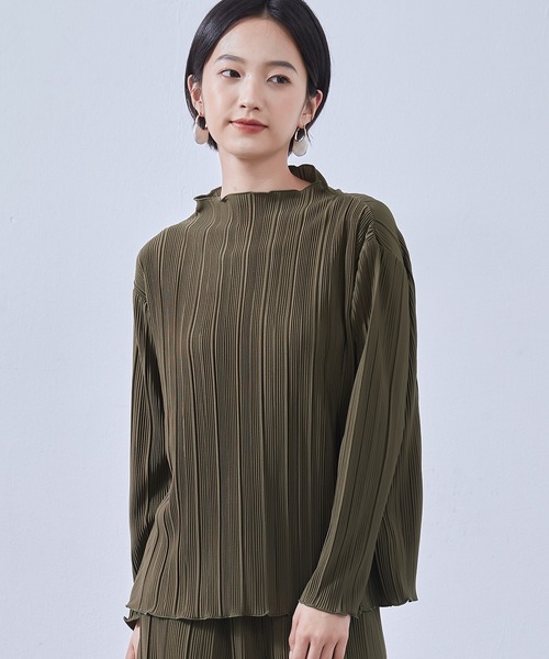 On One's Own（オンワンズオン）の「On One's Own プリーツ加工ボートネックカットソー長袖プルオーバー セットアップ可（Tシャツ/カットソー・レディース・ブラック/ネイビー/オリーブ・FREE）」の16枚目の写真