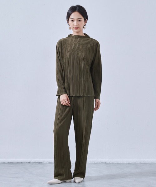 On One's Own（オンワンズオン）の「On One's Own プリーツ加工ボートネックカットソー長袖プルオーバー セットアップ可（Tシャツ/カットソー・レディース・ブラック/ネイビー/オリーブ・FREE）」の22枚目の写真