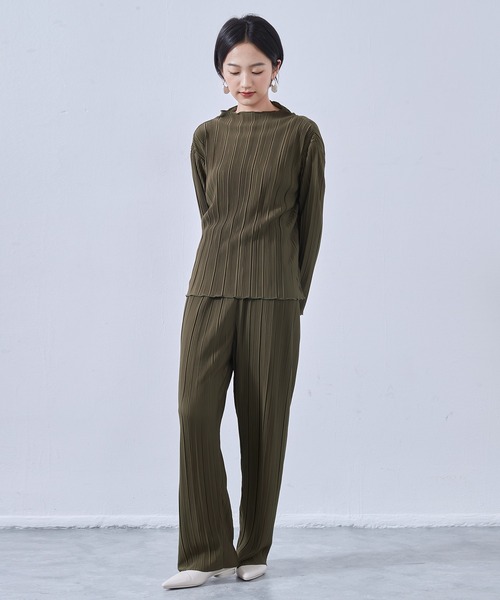 On One's Own（オンワンズオン）の「On One's Own プリーツ加工ボートネックカットソー長袖プルオーバー セットアップ可（Tシャツ/カットソー・レディース・ブラック/ネイビー/オリーブ・FREE）」の21枚目の写真
