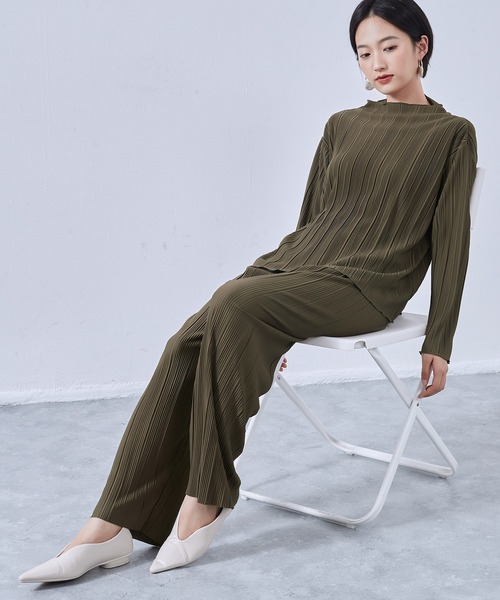 On One's Own（オンワンズオン）の「On One's Own プリーツ加工ボートネックカットソー長袖プルオーバー セットアップ可（Tシャツ/カットソー・レディース・ブラック/ネイビー/オリーブ・FREE）」の17枚目の写真