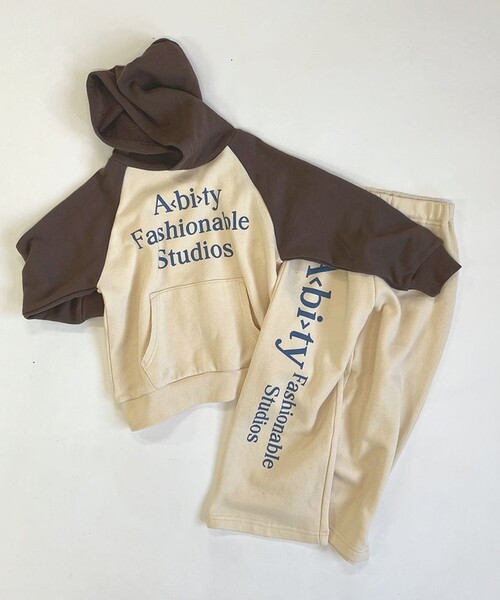 aBity select（アビティセレクト）の「フロントポケット ロゴプリント ラグランフーディセットアップ（スウェット・キッズ・チャコールグレー/ダークブラウン・90/110/100/120）」の9枚目の写真