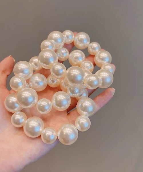 E&C closet…（イーアンドシークローゼット）の「BIGパールヘアゴム（ヘアゴム・レディース・オフホワイト・FREE）」の11枚目の写真