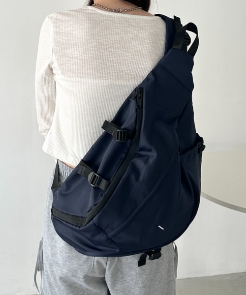 HELMUT LANG ネイビー ボディバッグ セール】ワンポイントボディバッグ/ユニセックス メッセンジャー