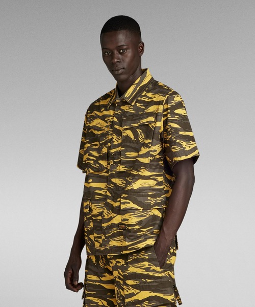 G-STAR（ジースター）の「R-3N SLIM OVERSHIRT ALLOVER/ミリタリーディテールシャツジャケット/カモ柄（シャツ/ブラウス・メンズ・タイガーカモ・SMALL/MEDIUM/LARGE/X-SMALL/X-LARGE）」の2枚目の写真