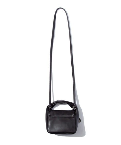 F/CE. (エフシーイー)の「F/CE. TECH LEATHER MINI POUCH / エフシーイー テック レザー ミニ ポーチ(ボディバッグ/ウエストポーチ・メンズ・アイボリー/ブラック/オリーブ・FREE)」の11枚目の写真