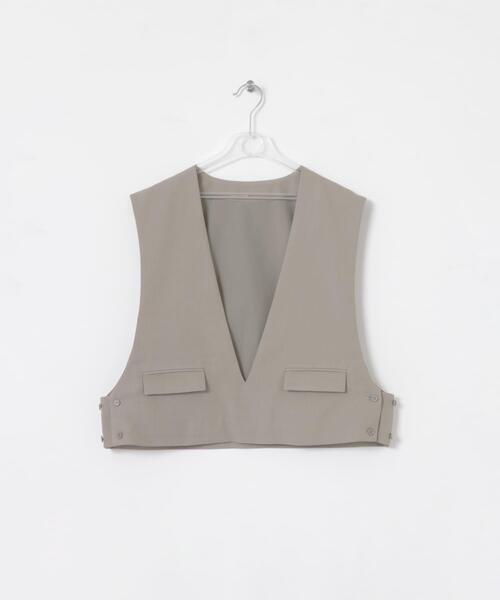 LAATO(ラート)の「layered vest(ベスト・レディース・ベージュ/アイボリー・FREE)」の2枚目の写真
