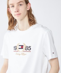アイコニックローレルTシャツ