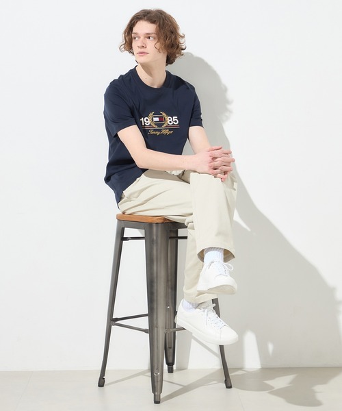 TOMMY HILFIGER(トミーヒルフィガー)の「アイコニックローレルTシャツ(Tシャツ/カットソー・メンズ・ネイビー/ホワイト・LARGE/X-LARGE/SMALL/MEDIUM)」の4枚目の写真