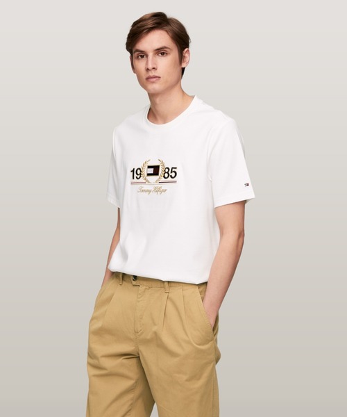 TOMMY HILFIGER(トミーヒルフィガー)の「アイコニックローレルTシャツ(Tシャツ/カットソー・メンズ・ネイビー/ホワイト・LARGE/X-LARGE/SMALL/MEDIUM)」の15枚目の写真