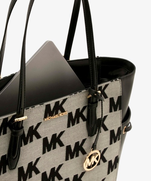 GILLY ドローストリング トラベル トート ラージ／Michael Kors MICHAEL KORS（マイケルコース）の「GILLY ドローストリング トラベル