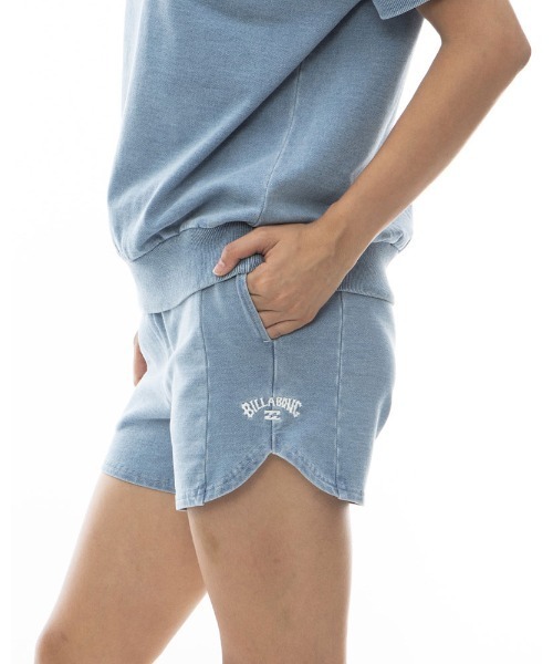 BILLABONG(ビラボン)の「BILLABONG レディース ARCH LOGO SWEAT WALK SHORTS スウェットパンツ 【2024年春夏モデル】/ビラボンウエストゴムショートパンツ(スウェットパンツ・レディース・ブラック/ホワイト/インディゴブルー・LARGE/MEDIUM)」の18枚目の写真
