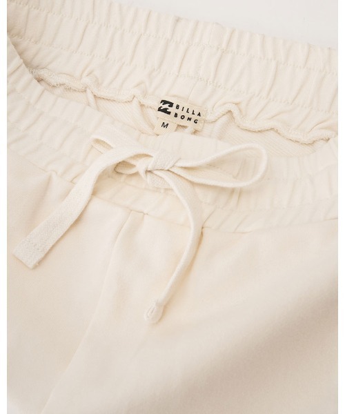 BILLABONG(ビラボン)の「BILLABONG レディース ARCH LOGO SWEAT WALK SHORTS スウェットパンツ 【2024年春夏モデル】/ビラボンウエストゴムショートパンツ(スウェットパンツ・レディース・ブラック/ホワイト/インディゴブルー・LARGE/MEDIUM)」の10枚目の写真
