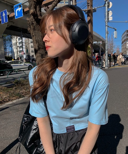 SHEPP(シープ)の「ロゴネーム付き ギャザー クロップドTシャツ(Tシャツ/カットソー・レディース・ホワイト/ブラック/サックスブルー/ブルー/グレー・F)」の9枚目の写真
