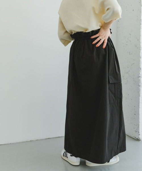 ITEMS URBANRESEARCH（アイテムズ アーバンリサーチ）の「ドロストカーゴスカート（スカート・レディース・ブラック/カーキ・FREE）」の4枚目の写真