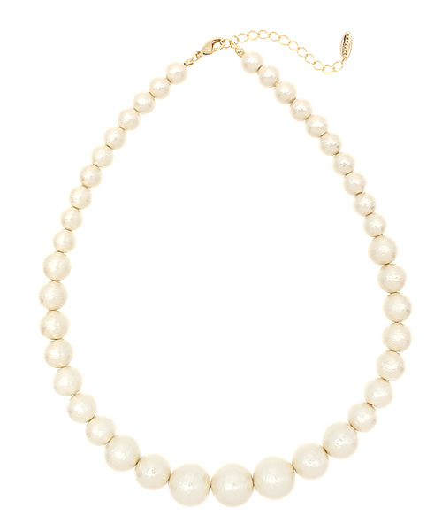 BAYFLOW(ベイフロー)の「BAYFLOW/コットンパールショートネックレス(ネックレス・レディース・ホワイト・FREE)」の1枚目の写真