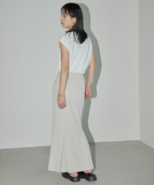 Aunt Marie's(アントマリーズ)の「タックマーメイドロングスカート(スカート・レディース・サンドベージュ/ライム/ブラック/チャコールグレー・マルチサイズ)」の8枚目の写真