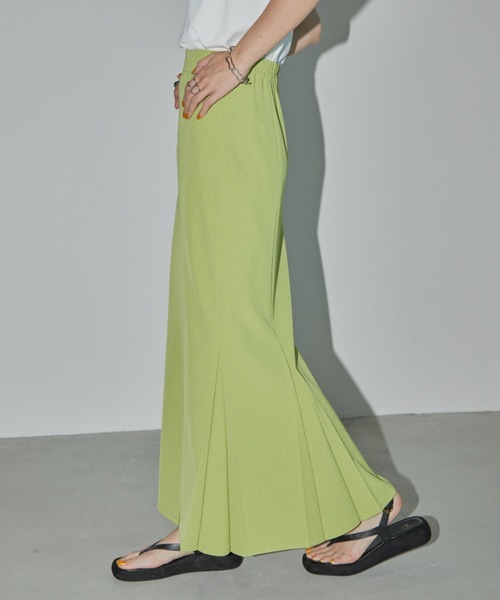 Aunt Marie's(アントマリーズ)の「タックマーメイドロングスカート(スカート・レディース・サンドベージュ/ライム/ブラック/チャコールグレー・マルチサイズ)」の12枚目の写真