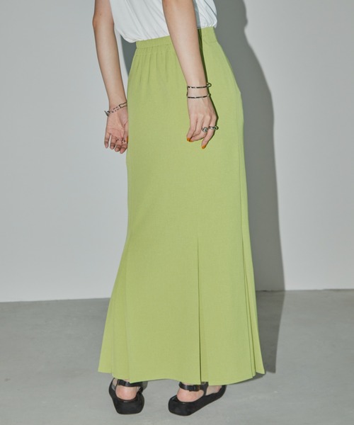 Aunt Marie's(アントマリーズ)の「タックマーメイドロングスカート(スカート・レディース・サンドベージュ/ライム/ブラック/チャコールグレー・マルチサイズ)」の15枚目の写真