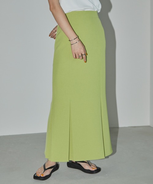 Aunt Marie's(アントマリーズ)の「タックマーメイドロングスカート(スカート・レディース・サンドベージュ/ライム/ブラック/チャコールグレー・マルチサイズ)」の9枚目の写真