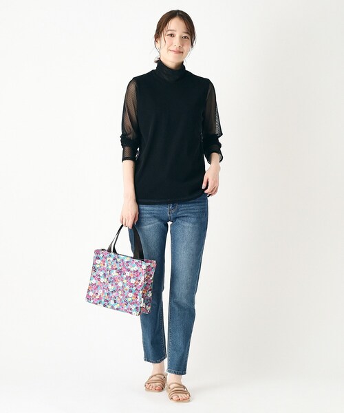 LAURA ASHLEY(ローラアシュレイ)の「【一部店舗限定/天面ファスナー】アンクロフト ディッツィー柄 スクエアトートS(トートバッグ・レディース・グリーン系その他2/ピンク系5・00)」の9枚目の写真